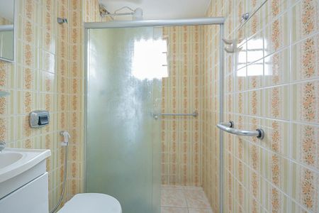 Apartamento à venda com 55m², 2 quartos e 1 vaga Apartamento à venda com 55m², 2 quartos e 1 vagaBanheiro