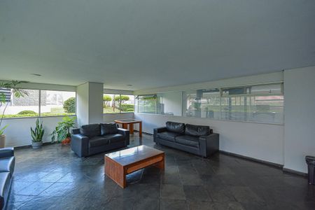 Apartamento à venda com 55m², 2 quartos e 1 vaga Apartamento à venda com 55m², 2 quartos e 1 vagaHall social