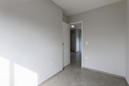 Quarto 1 de apartamento para alugar com 2 quartos, 40m² em Parque Monte Alegre, Taboão da Serra