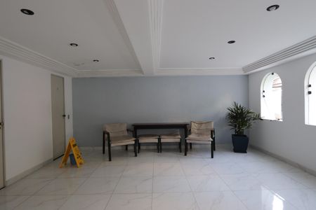 Apartamento à venda com 49m², 2 quartos e 1 vagaÁrea comum - Hall de Entrada