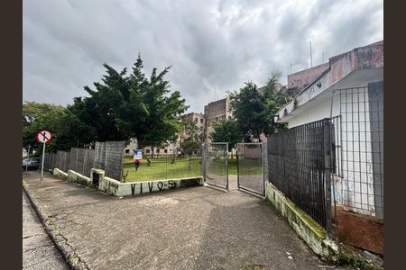 Apartamento à venda com 47m², 2 quartos e 1 vaga Apartamento à venda com 47m², 2 quartos e 1 vagaFachada