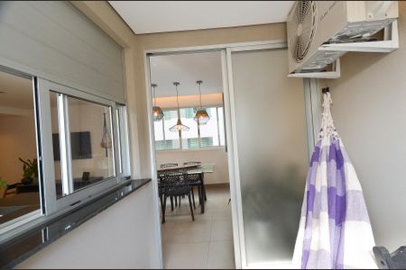 Apartamento para alugar com 68m², 2 quartos e 2 vagasVaranda