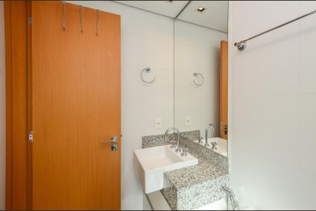 Apartamento para alugar com 68m², 2 quartos e 2 vagasBanheiro Suíte