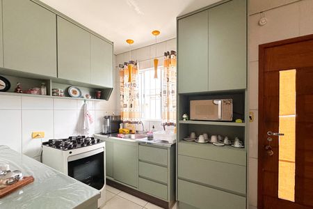 Casa à venda com 149m², 2 quartos e 2 vagas Casa à venda com 149m², 2 quartos e 2 vagasCozinha