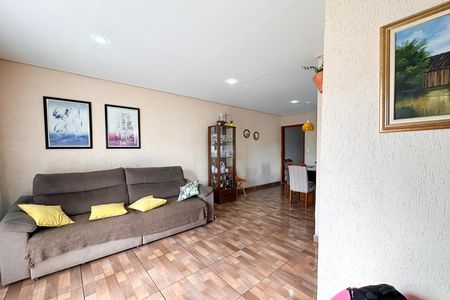 Casa à venda com 149m², 2 quartos e 2 vagas Casa à venda com 149m², 2 quartos e 2 vagasSala