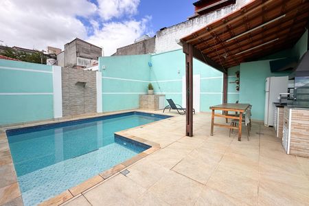 Casa à venda com 149m², 2 quartos e 2 vagas Casa à venda com 149m², 2 quartos e 2 vagasChurrasqueira
