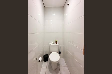 Casa à venda com 149m², 2 quartos e 2 vagas Casa à venda com 149m², 2 quartos e 2 vagasBanheiro da Suíte 1