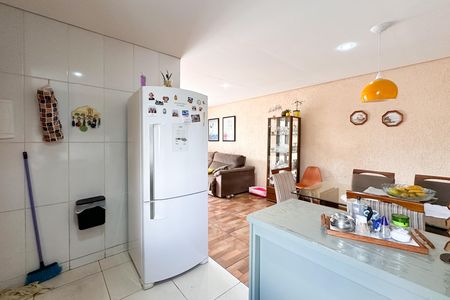 Casa à venda com 149m², 2 quartos e 2 vagas Casa à venda com 149m², 2 quartos e 2 vagasCozinha