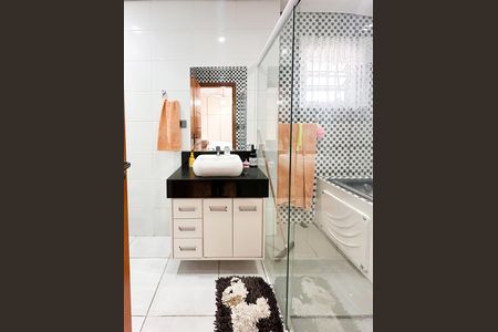 Casa à venda com 149m², 2 quartos e 2 vagas Casa à venda com 149m², 2 quartos e 2 vagasBanheiro da Suíte 1