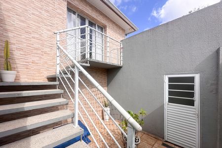 Casa à venda com 149m², 2 quartos e 2 vagas Casa à venda com 149m², 2 quartos e 2 vagasEntrada