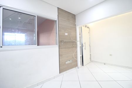 Casa para alugar com 100m², 2 quartos e 2 vagasSala
