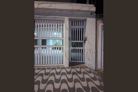 Casa de condomínio para alugar com 52m², 2 quartos e 1 vaga Casa de condomínio para alugar com 52m², 2 quartos e 1 vagaFachada