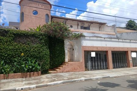 Casa à venda com 253m², 4 quartos e 5 vagas Casa à venda com 253m², 4 quartos e 5 vagasFoto 01