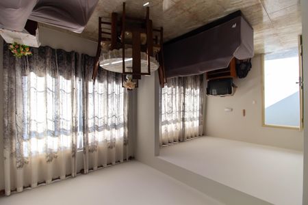 Casa à venda com 2 quartos, 125m² em Santa Barbara, Niterói