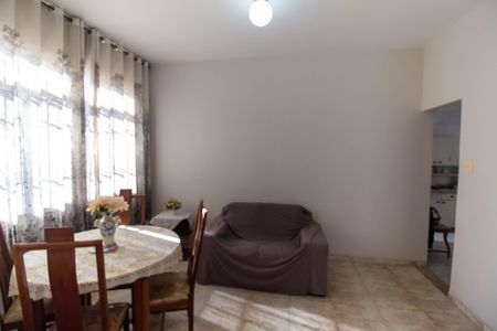Casa à venda com 125m², 2 quartos e 2 vagas