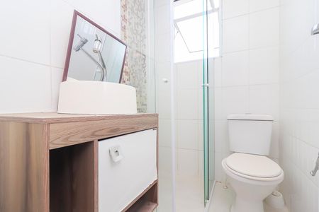 Banheiro de apartamento para alugar com 2 quartos, 48m² em Parque Savoi City, São Paulo