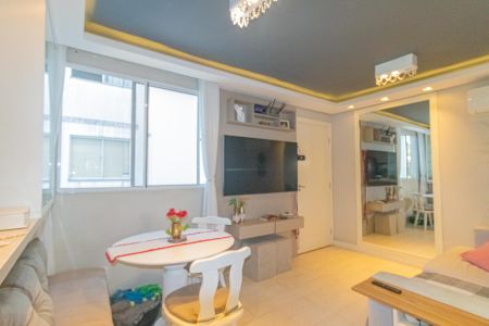 Apartamento à venda com 47m², 2 quartos e 1 vaga Apartamento à venda com 47m², 2 quartos e 1 vagaSala/Cozinha