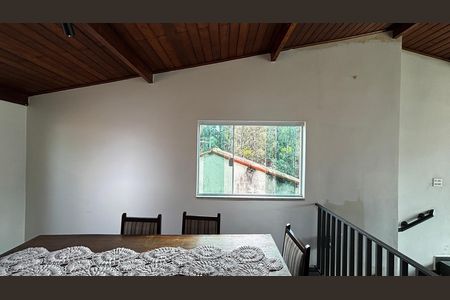 Casa à venda com 198m², 4 quartos e 2 vagas Casa à venda com 198m², 4 quartos e 2 vagasSotão