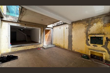 Casa à venda com 198m², 4 quartos e 2 vagas Casa à venda com 198m², 4 quartos e 2 vagasGaragem