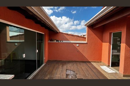 Casa à venda com 198m², 4 quartos e 2 vagas Casa à venda com 198m², 4 quartos e 2 vagasSotão Churrasqueira