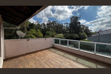 Casa à venda com 198m², 4 quartos e 2 vagas Casa à venda com 198m², 4 quartos e 2 vagasSotão Varanda
