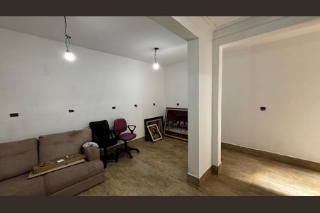 Casa à venda com 198m², 4 quartos e 2 vagas Casa à venda com 198m², 4 quartos e 2 vagasCozinha