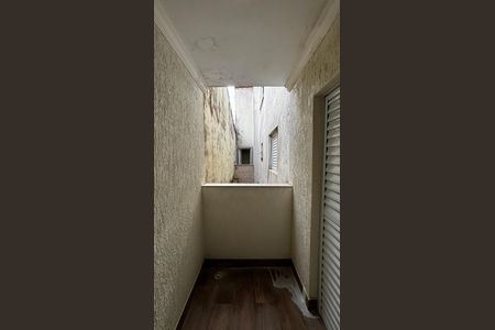 Casa à venda com 198m², 4 quartos e 2 vagas Casa à venda com 198m², 4 quartos e 2 vagasQuarto 3 Varanda