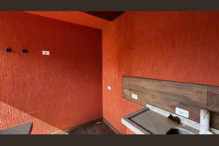 Casa à venda com 198m², 4 quartos e 2 vagas Casa à venda com 198m², 4 quartos e 2 vagasSotão Churrasqueira