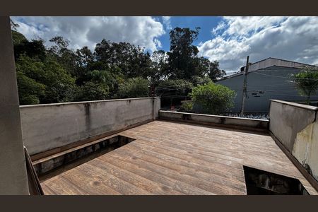 Casa à venda com 198m², 4 quartos e 2 vagas Casa à venda com 198m², 4 quartos e 2 vagasVaranda da Suíte