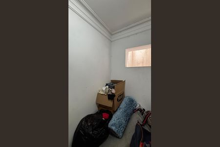 Casa à venda com 198m², 4 quartos e 2 vagas Casa à venda com 198m², 4 quartos e 2 vagasLavabo