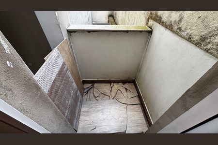 Casa à venda com 198m², 4 quartos e 2 vagas Casa à venda com 198m², 4 quartos e 2 vagasQuarto 1 Varanda
