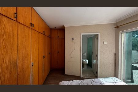 Casa à venda com 198m², 4 quartos e 2 vagas Casa à venda com 198m², 4 quartos e 2 vagasSuite
