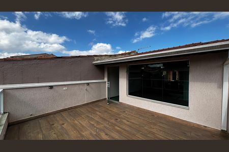 Casa à venda com 198m², 4 quartos e 2 vagas Casa à venda com 198m², 4 quartos e 2 vagasSotão Varanda