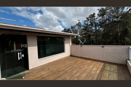 Casa à venda com 198m², 4 quartos e 2 vagas Casa à venda com 198m², 4 quartos e 2 vagasSotão Varanda