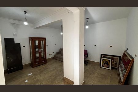 Casa à venda com 198m², 4 quartos e 2 vagas Casa à venda com 198m², 4 quartos e 2 vagasCozinha