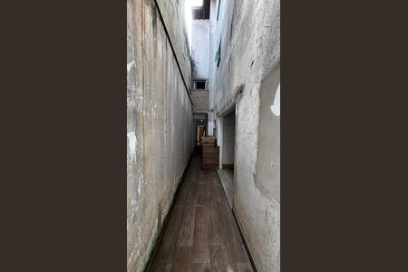 Casa à venda com 198m², 4 quartos e 2 vagas Casa à venda com 198m², 4 quartos e 2 vagasCorredor