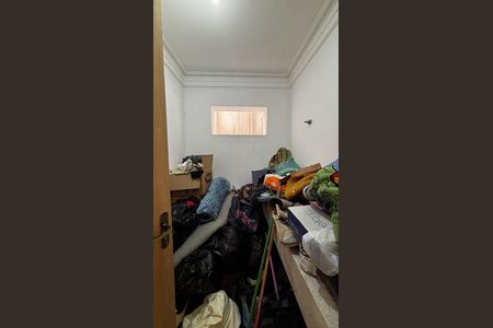 Casa à venda com 198m², 4 quartos e 2 vagas Casa à venda com 198m², 4 quartos e 2 vagasLavabo
