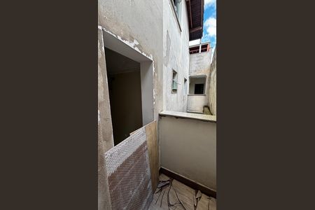Casa à venda com 198m², 4 quartos e 2 vagas Casa à venda com 198m², 4 quartos e 2 vagasQuarto 1 Varanda