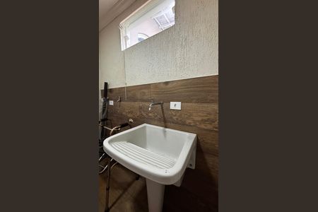 Casa à venda com 198m², 4 quartos e 2 vagas Casa à venda com 198m², 4 quartos e 2 vagasÁrea de Serviço