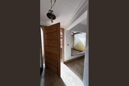 Casa à venda com 198m², 4 quartos e 2 vagas Casa à venda com 198m², 4 quartos e 2 vagasEntrada Sala