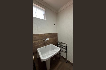 Casa à venda com 198m², 4 quartos e 2 vagas Casa à venda com 198m², 4 quartos e 2 vagasÁrea de Serviço
