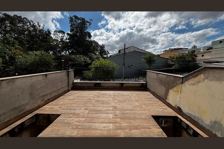 Casa à venda com 198m², 4 quartos e 2 vagas Casa à venda com 198m², 4 quartos e 2 vagasVaranda da Suíte