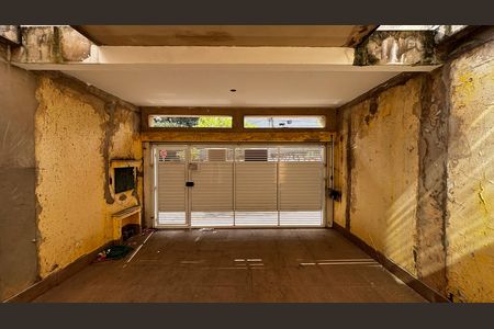 Casa à venda com 198m², 4 quartos e 2 vagas Casa à venda com 198m², 4 quartos e 2 vagasGaragem