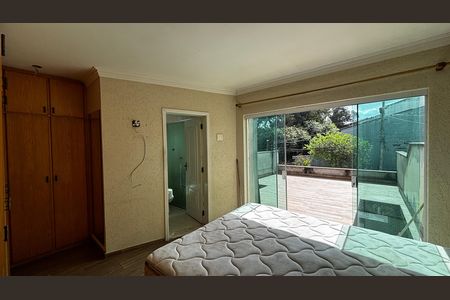 Suite de casa à venda com 4 quartos, 198m² em Jardim Monte Libano, Santo André