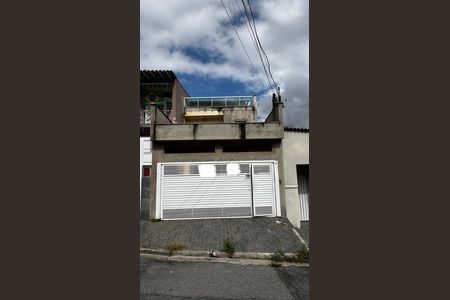 Casa à venda com 198m², 4 quartos e 2 vagas Casa à venda com 198m², 4 quartos e 2 vagasFachada