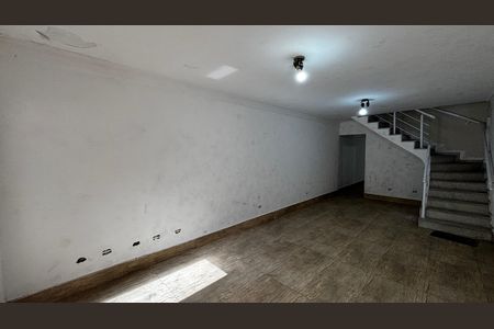 Casa à venda com 198m², 4 quartos e 2 vagas Casa à venda com 198m², 4 quartos e 2 vagasSala
