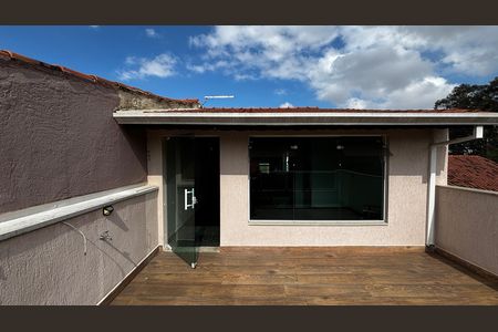Casa à venda com 198m², 4 quartos e 2 vagas Casa à venda com 198m², 4 quartos e 2 vagasSotão Varanda