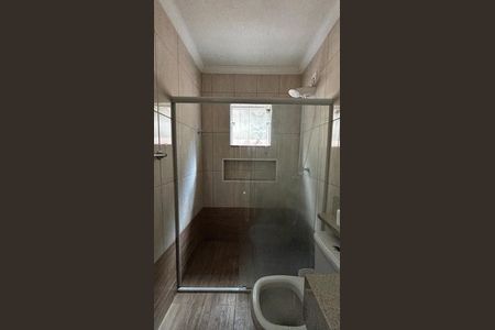 Casa à venda com 198m², 4 quartos e 2 vagas Casa à venda com 198m², 4 quartos e 2 vagasBanheiro