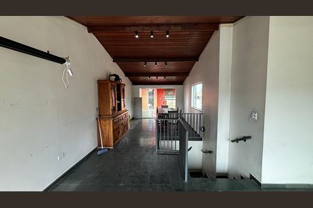 Casa à venda com 198m², 4 quartos e 2 vagas Casa à venda com 198m², 4 quartos e 2 vagasSotão