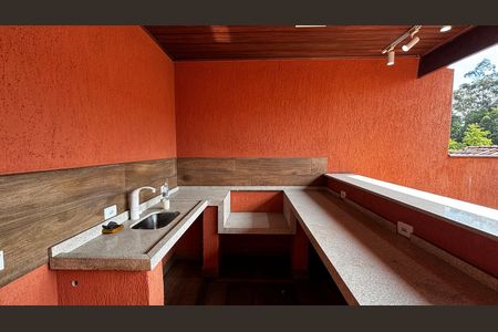 Casa à venda com 198m², 4 quartos e 2 vagas Casa à venda com 198m², 4 quartos e 2 vagasSotão Churrasqueira